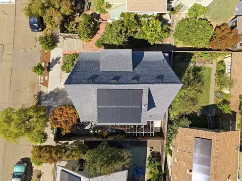 View/Area - 2343 Roosevelt Ave, Berkeley, CA 94703 photo 4 of 9