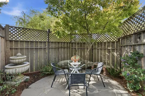 Exterior - 2343 Roosevelt Ave, Berkeley, CA 94703 photo 13 of 16
