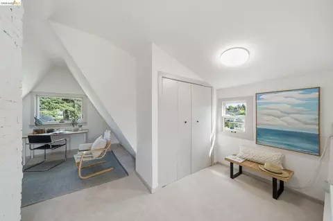 Entry Way - 2343 Roosevelt Ave, Berkeley, CA 94703 photo 5 of 5