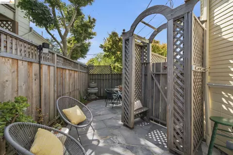 Exterior - 2343 Roosevelt Ave, Berkeley, CA 94703 photo 12 of 16