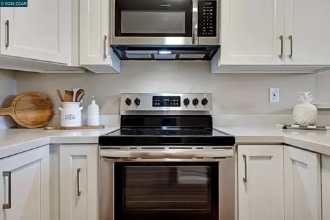 Kitchen - 105 Compton Cir #A, San Ramon, CA 94583 photo 4 of 7