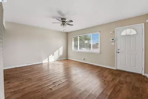 Living - 1223 W Santa Fe Ave, Merced, CA 95340 photo 1 of 2