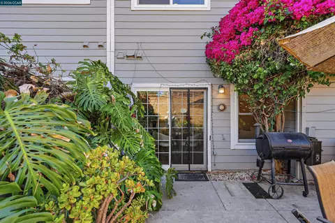 Exterior - 142 Harris Cir, Bay Point, CA 94565 photo 4 of 8