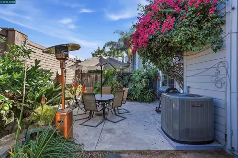 Exterior - 142 Harris Cir, Bay Point, CA 94565 photo 6 of 8