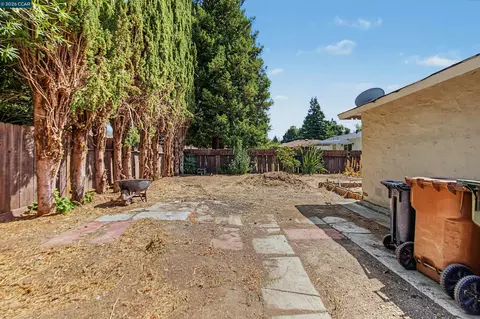 Exterior - 3865 Raap Ave, Martinez, CA 94553 photo 4 of 9