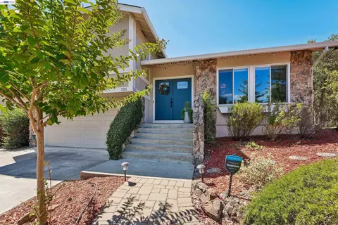 135 St Germain Ln, Pleasant Hill, CA 94523