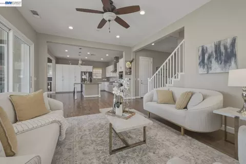 Entry Way - 3871 Highpointe Ct, Dublin, CA 94568 photo 1 of 5