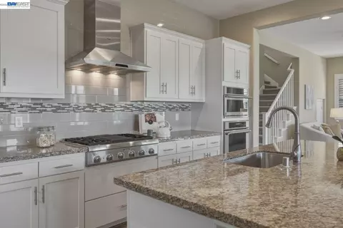 Kitchen - 3871 Highpointe Ct, Dublin, CA 94568 photo 2 of 6