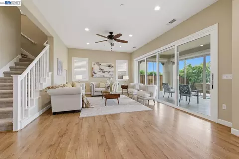 Living - 3871 Highpointe Ct, Dublin, CA 94568 photo 3 of 5