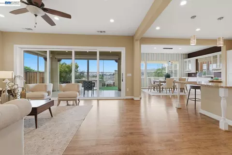 Living - 3871 Highpointe Ct, Dublin, CA 94568 photo 2 of 5