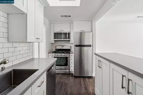 Kitchen - 939 Mountain View Dr, Lafayette, CA 94549 photo 4 of 4