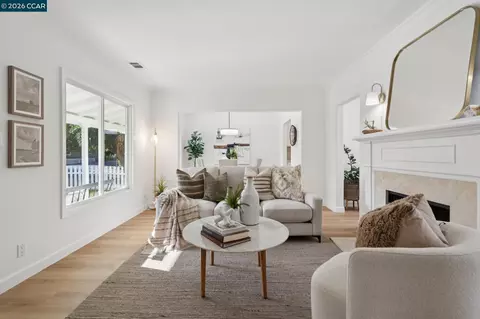 Living - 939 Mountain View Dr, Lafayette, CA 94549 photo 3 of 5