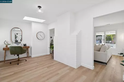 Entry Way - 939 Mountain View Dr, Lafayette, CA 94549 photo 3 of 3