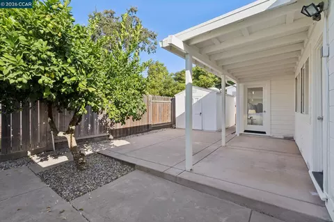 Exterior - 939 Mountain View Dr, Lafayette, CA 94549 photo 3 of 4
