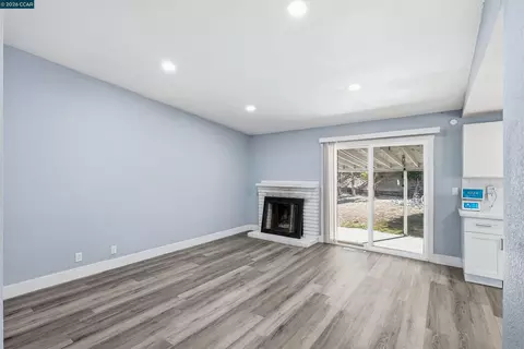 Living - 240 Power Dr, Vallejo, CA 94589 photo 9 of 9