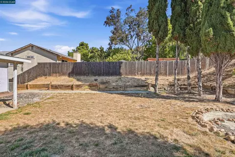 Exterior - 240 Power Dr, Vallejo, CA 94589 photo 7 of 9