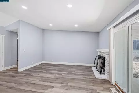 Living - 240 Power Dr, Vallejo, CA 94589 photo 8 of 9