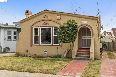 5621 Roberts Ave, Oakland, CA 94605