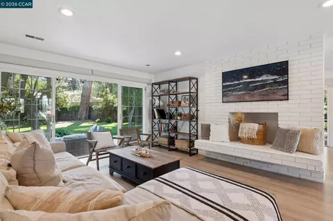 Living - 837 Tully Way, Concord, CA 94518 photo 2 of 2