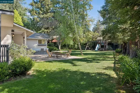 Exterior - 837 Tully Way, Concord, CA 94518 photo 6 of 16