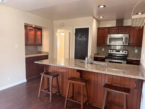 Kitchen - 312 Robert Way, Livermore, CA 94550 photo 2 of 3
