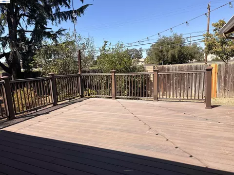 Exterior - 312 Robert Way, Livermore, CA 94550 photo 3 of 6
