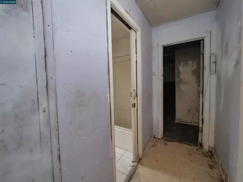 Entry Way - 70 Liebig St, San Francisco, CA 94112 photo 6 of 7