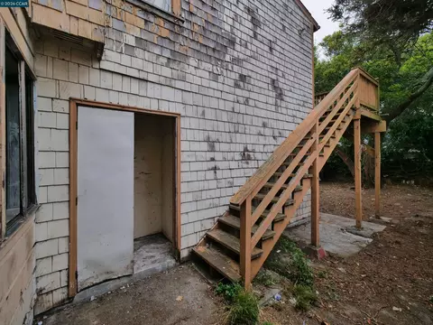 Exterior - 70 Liebig St, San Francisco, CA 94112 photo 7 of 15