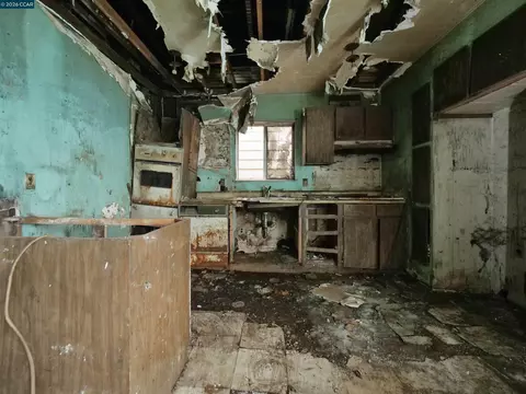 Kitchen - 70 Liebig St, San Francisco, CA 94112 photo 1 of 1
