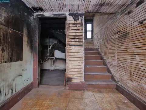 Entry Way - 70 Liebig St, San Francisco, CA 94112 photo 1 of 7
