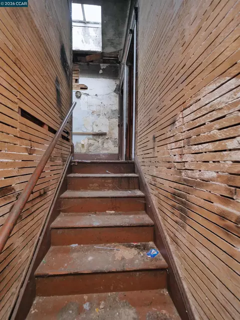 Entry Way - 70 Liebig St, San Francisco, CA 94112 photo 2 of 7