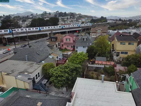 View/Area - 70 Liebig St, San Francisco, CA 94112 photo 7 of 7