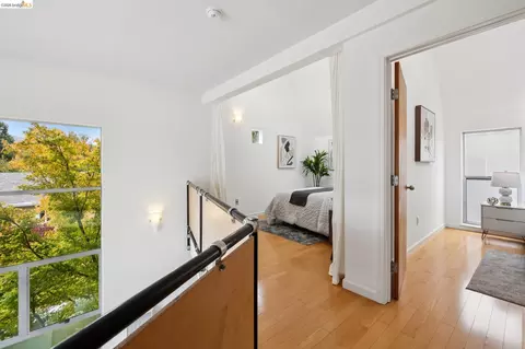 Entry Way - 3113 Shattuck Ave #5, Berkeley, CA 94705 photo 1 of 2