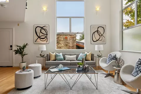 Living - 3113 Shattuck Ave #5, Berkeley, CA 94705 photo 3 of 7