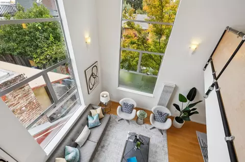Living - 3113 Shattuck Ave #5, Berkeley, CA 94705 photo 6 of 7