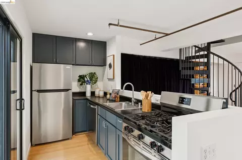 Kitchen - 3113 Shattuck Ave #5, Berkeley, CA 94705 photo 2 of 3