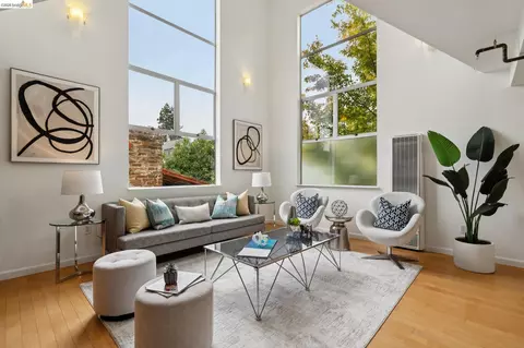 Living - 3113 Shattuck Ave #5, Berkeley, CA 94705 photo 2 of 7