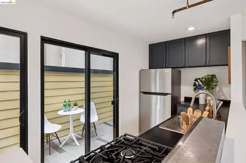 Kitchen - 3113 Shattuck Ave #5, Berkeley, CA 94705 photo 3 of 3