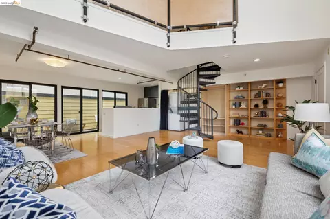 Living - 3113 Shattuck Ave #5, Berkeley, CA 94705 photo 5 of 7