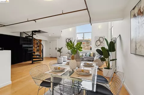 Dining - 3113 Shattuck Ave #5, Berkeley, CA 94705 photo 3 of 5