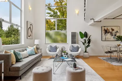 Living - 3113 Shattuck Ave #5, Berkeley, CA 94705 photo 7 of 7