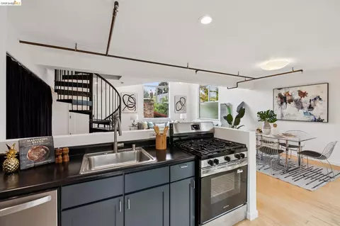 Kitchen - 3113 Shattuck Ave #5, Berkeley, CA 94705 photo 1 of 3