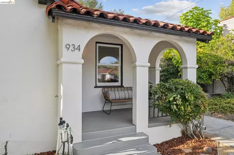 Exterior - 934 Estudillo Ave, San Leandro, CA 94577 photo 3 of 25