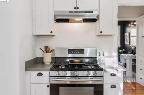 Kitchen - 934 Estudillo Ave, San Leandro, CA 94577 photo 4 of 5