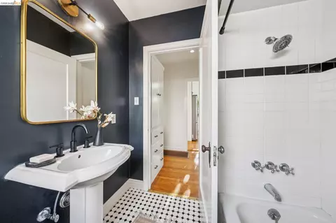 Bath - 934 Estudillo Ave, San Leandro, CA 94577 photo 3 of 3