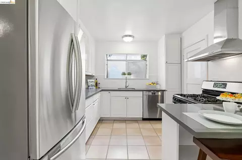 Kitchen - 2271 Cedar #1, Berkeley, CA 94709 photo 2 of 3