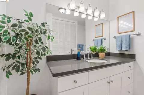 Bath - 2271 Cedar #1, Berkeley, CA 94709 photo 1 of 3
