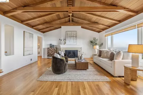 Living - 36 Kensington Ct, Kensington, CA 94707 photo 1 of 5