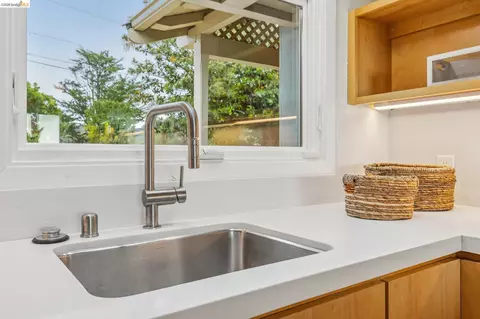 Kitchen - 36 Kensington Ct, Kensington, CA 94707 photo 4 of 5