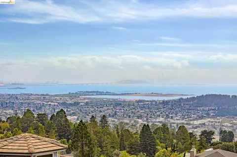 View/Area - 36 Kensington Ct, Kensington, CA 94707 photo 2 of 10
